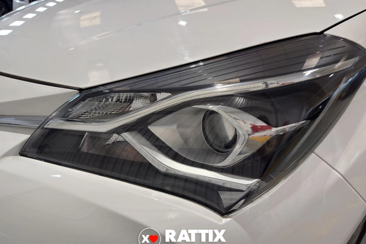 TOYOTA Yaris Yaris 1.5h Active